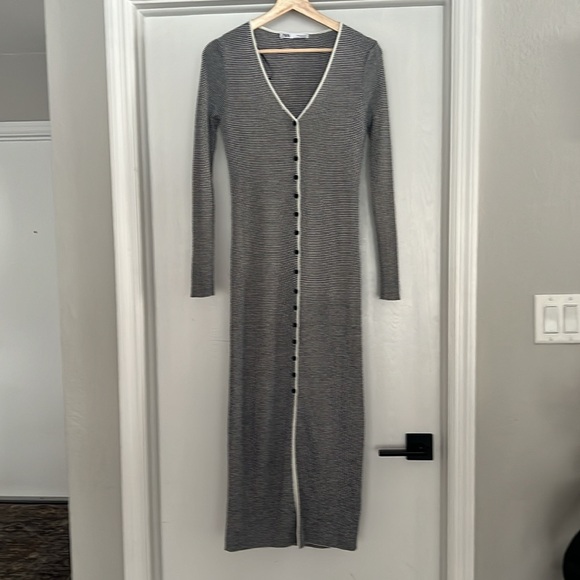 Zara Striped Knit Midi Dress - Size Medium - Picture 7 of 10